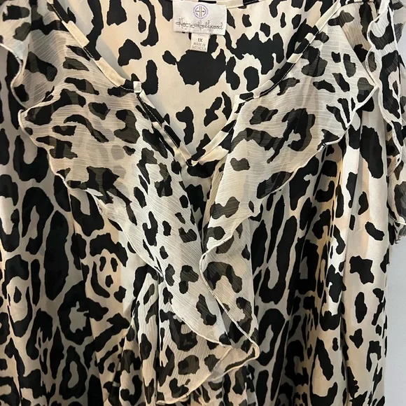 Hot in Hollywood top size 1X - Picture 5 of 7